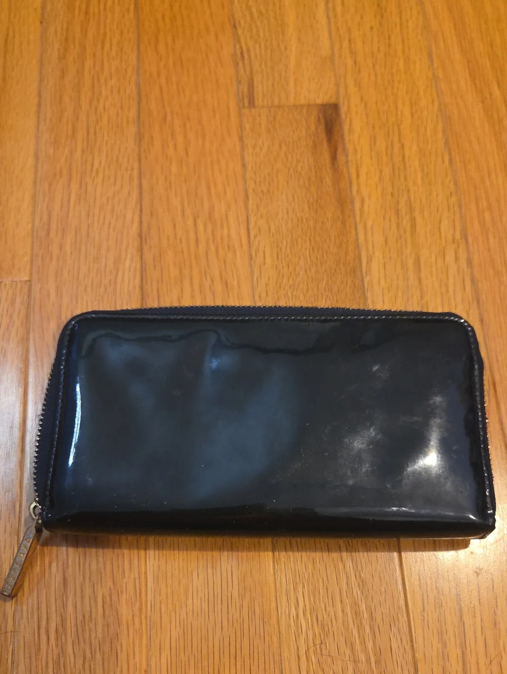 Tory Burch Dark Navy/Black Patent Leather Zip-Around Wallet with Logo Medallion